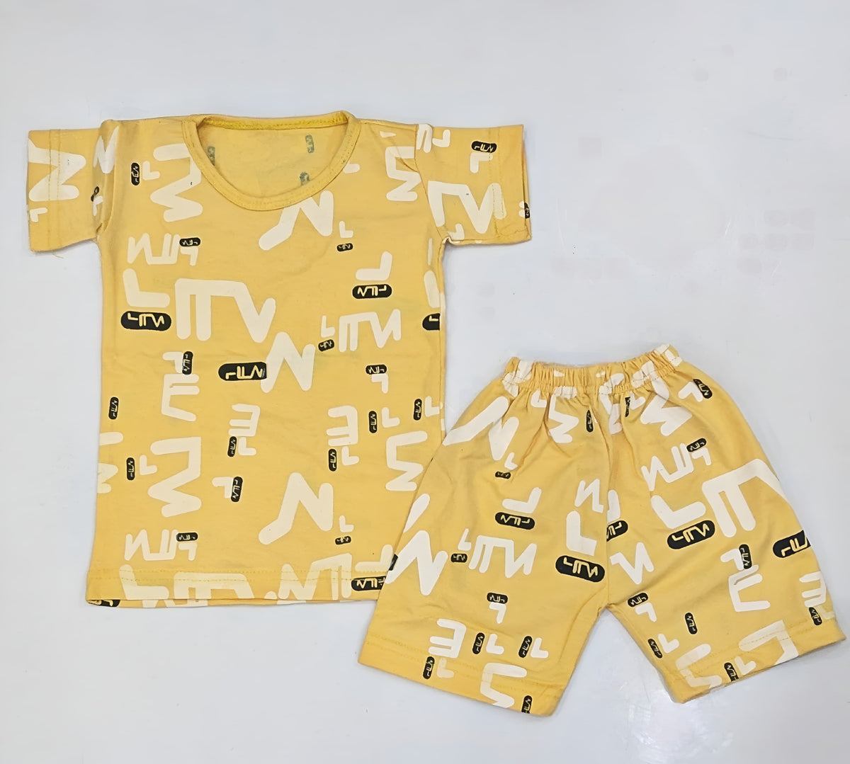 ALPHABET POPS KIDS YELLOW SHORT SET