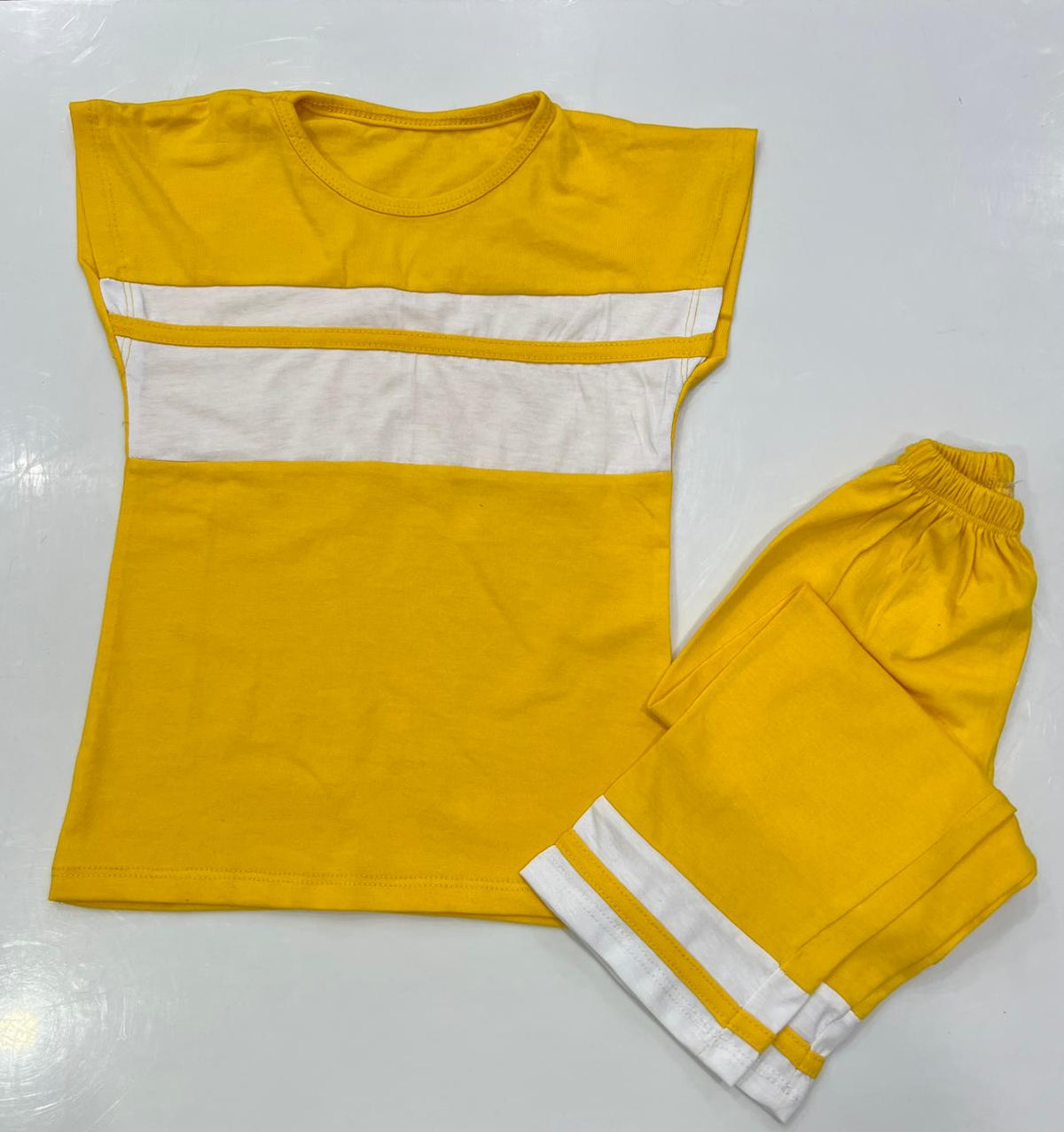 YELLOW & WIHTE BREZE SANDO SET